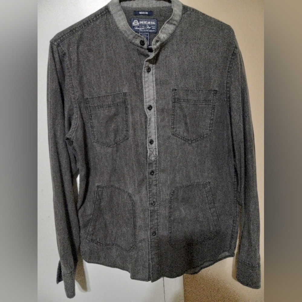 Gray shirt long sleeve with pockets